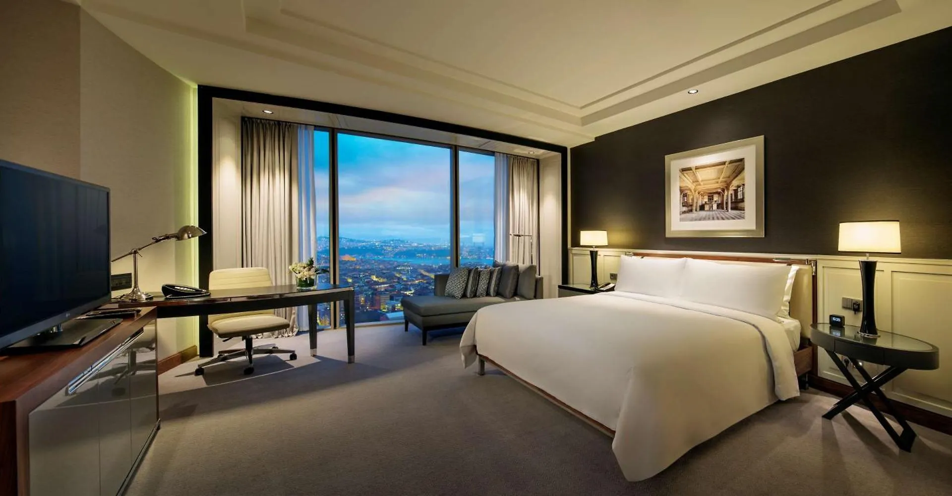 Hotel Hilton Istanbul Bomonti 5*,