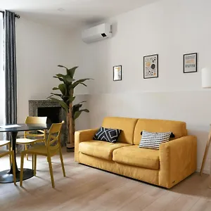 https://comostay.it-lombardy.com