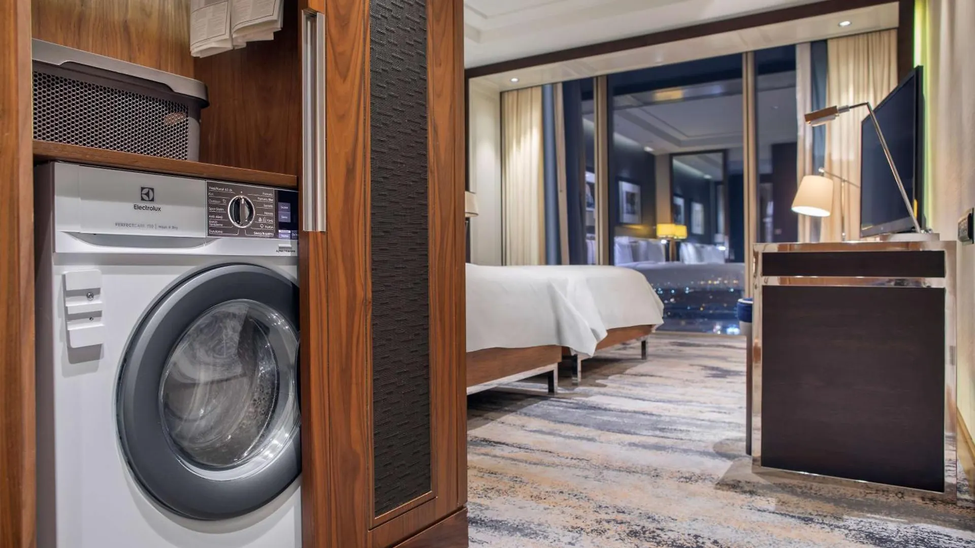 Hilton Istanbul Bomonti Otel 5*,