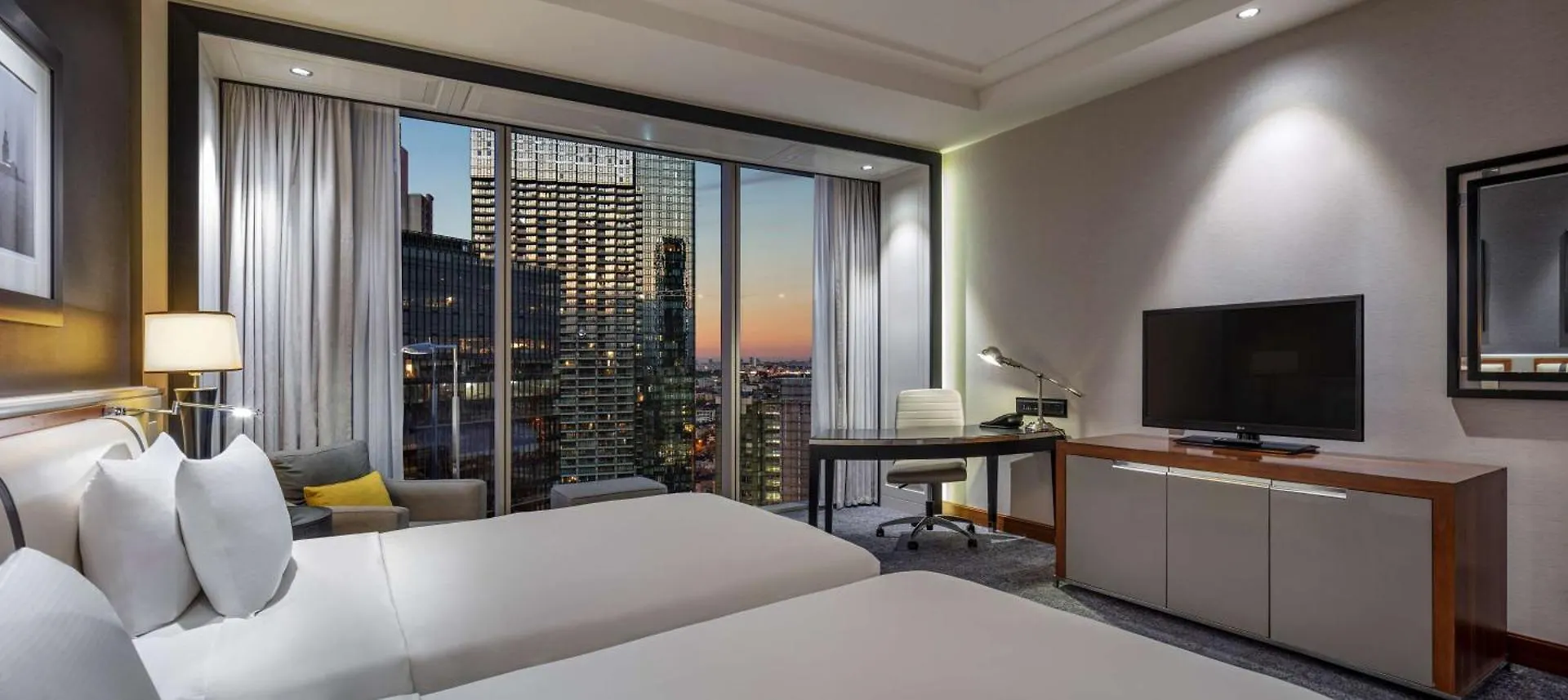 Hotel Hilton Istanbul Bomonti 5*,