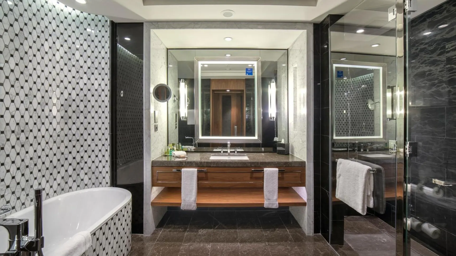 *****  Hilton Istanbul Bomonti Otel Türkiye
